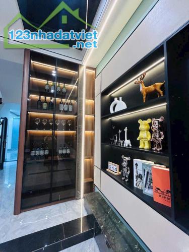 Nhà Đẹp Hoàng Ngân Thanh Xuân Thang Máy Full Nội Thất Dt 67m2 5 tầng mt 4.1m giá 16.7 tỷ - 1