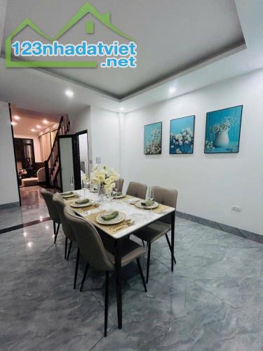 Nhà Đẹp Hoàng Ngân Thanh Xuân Thang Máy Full Nội Thất Dt 67m2 5 tầng mt 4.1m giá 16.7 tỷ - 2