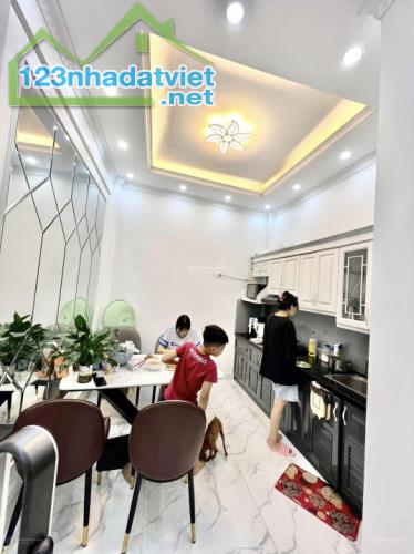 Bán nhà Đại Từ - DT 50m2x4 tầng, ngõ 4m, nhà đẹp, giá 6.68 tỷ, cực đẹp, thoáng, ở luôn - 2