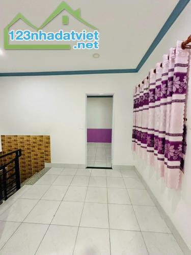 Bán Nhà 42m2, ngay chợ Huỳnh Văn Chính, Q Tân Phú, gía 4t2 - 3