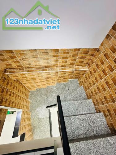 Bán Nhà 42m2, ngay chợ Huỳnh Văn Chính, Q Tân Phú, gía 4t2 - 4