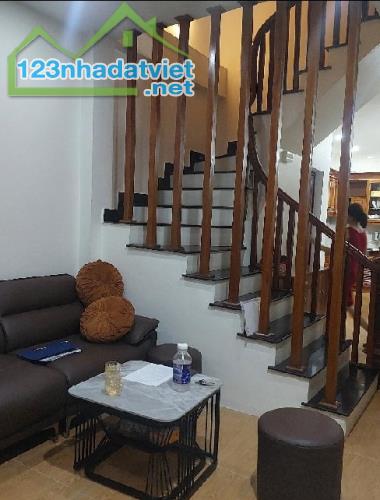 BÁN NHÀ 4 TẦNG PHỐ SÀI ĐỒNG – PHÂN LÔ, Ô TÔ TRÁNH – GIÁ 7 TỶ  Diện tích: 40m² | Giá: 7 Tỷ - 1