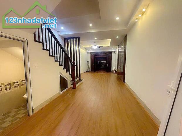CẦN BÁN NHÀ HAI BÀ TRƯNG -PHÂN LÔ - Ô TÔ TRÁNH - KINH DOANH - 1