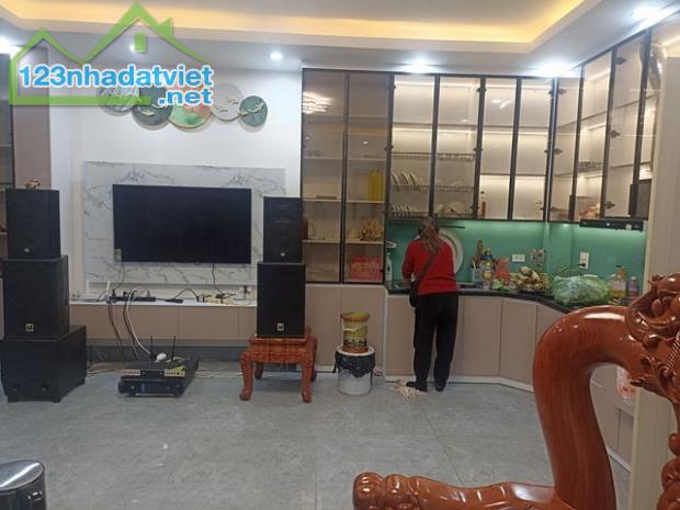 Bán nhanh nhà Bát Khối Long Biên 80m 5T MT5m giá chào 13.5 tỷ gara ô tô thang máy - 2
