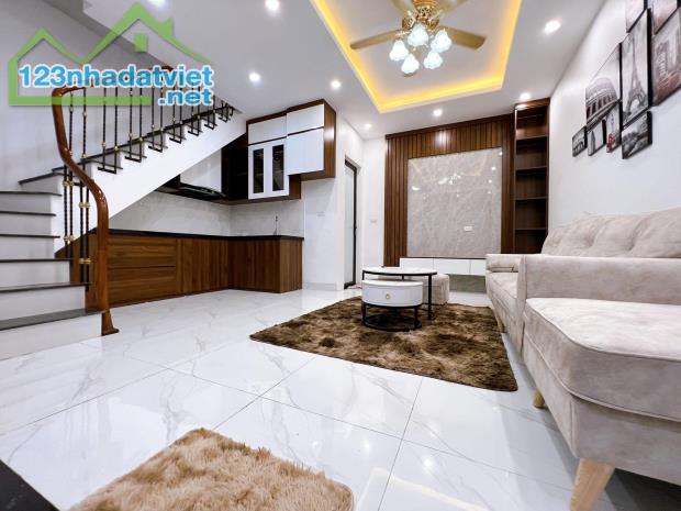 Nhật triêu  tây hồ 38m x 5 tầng mt 4.8m giá 6.5 tỷ vài bước ra hồ tây  nhà đẹp  2 thoáng . - 2
