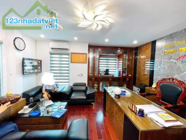 Bán gấp lô góc ô tô tránh Vũ Tông Phan 6 tầng 40m2 full nội thất ngõ thông cho thuê KD tốt - 1