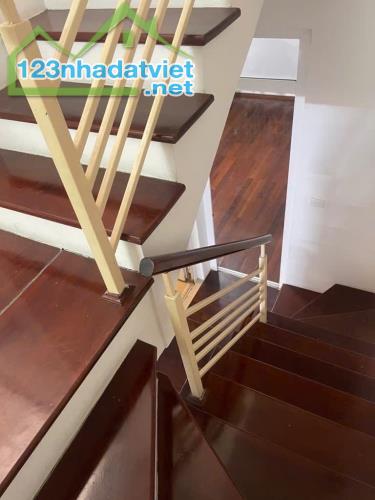 TRUNG KÍNH - DÂN XÂY - PHỐ VIP - OTO GẦN - DT 45M2X5T - GIÁ 9,5 TỶ - 4