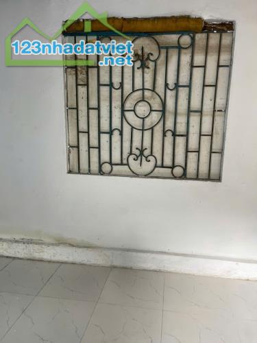 Cho thuê nhà riêng Bạch Mai, 80m x 2 tầng, ngõ xe máy tránh, tiện ở, kho xưởng, thợ xây - 1