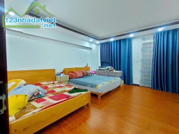 Bán nhà ngõ 34 Duy Tân, Cầu Giấy, 42m2, 5 tầng, ngõ thông, kinh doanh, ôtô 10m, giá 8.9 tỷ - 1