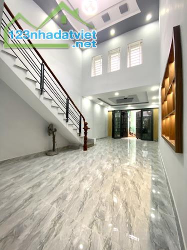 Bán nhà 60m2, HXH, đường Hiệp Thành 45, Quận 12, 2 tầng, 3PN, giá 3 tỷ 6 còn thương lượng.