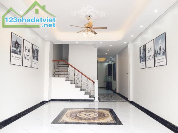 VIEW HỒ-GARA-NHÀ THANG MÁY-PHỐ KẺ TẠNH-LONH BIÊN. DT: 70M². 6 TẦNG. GIÁ: NHỈNH 16TỶ - 1