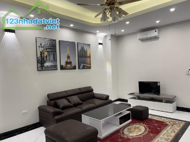 VIEW HỒ-GARA-NHÀ THANG MÁY-PHỐ KẺ TẠNH-LONH BIÊN. DT: 70M². 6 TẦNG. GIÁ: NHỈNH 16TỶ - 2