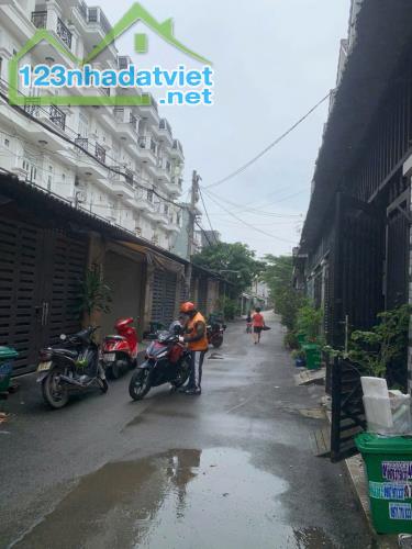 Nhà bán Thạnh Xuân Quận 12 4 x18, xe hơi ngủ trong nhà, giá đâu tư