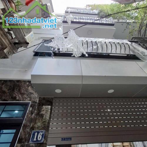 Bán nhà Trần Cung, 37m2, 6 Tầng THANG MÁY, hơn 7 tỷ, 20m ra phố