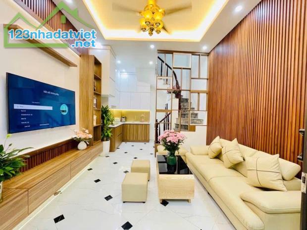 Nhà mặt ngõ Trương Định, Ô tô chạy qua nhà , 32m2 , 7.6 tỷ - 1