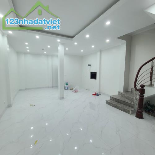 NHÀ DÂN XÂY HÀ TRÌ, HÀ ĐÔNG NGÕ RỘNG THOÁNG GẦN PHỐ 49M2, 3 TẦNG, MT 6M HƠN 6 TỶ