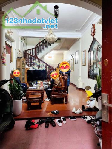 CẦU GIẤY - NGUYỄN VĂN HUYÊN - DÂN XÂY TÂM HUYẾT - 30M OTO - DT70M2X44 - 15.5 TỶ