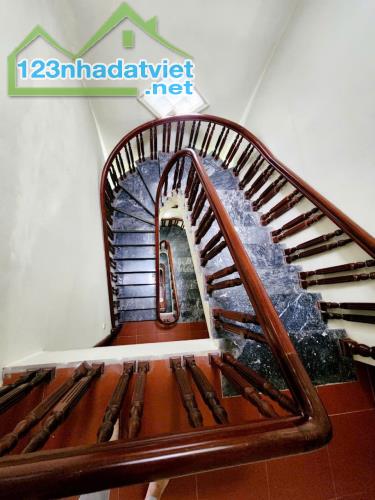 CẦU GIẤY - NGUYỄN VĂN HUYÊN - DÂN XÂY TÂM HUYẾT - 30M OTO - DT70M2X44 - 15.5 TỶ - 4