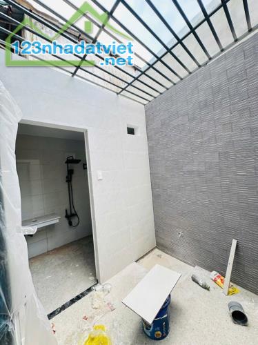 BÁN NHÀ TỈNH LỘ 10 -4 X 18M- 5 TẦNG- HẺM 6M - NHỈNH 8 TỶ