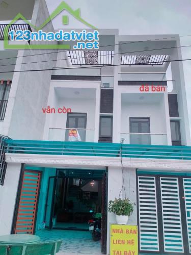 bán nhà sổ riêng đường 8 m hai ô tô né nhau khu dân cư đông đúc