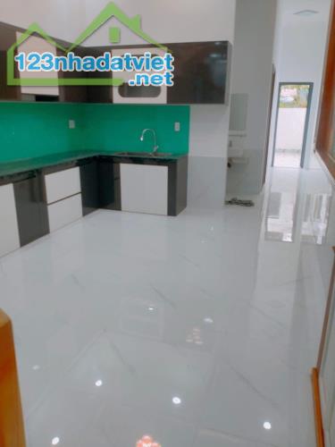 bán nhà sổ riêng đường 8 m hai ô tô né nhau khu dân cư đông đúc - 4