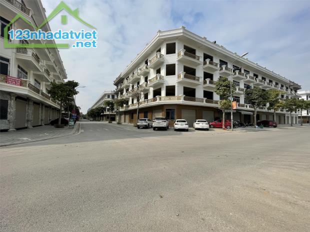 CẶP GÓC TP.THANH HÓA, MẶT CÔNG VIÊN 1,1 HECTA. SẴN SỔ SANG TÊN. KINH DOANH NGAY. LH: 0966 - 4