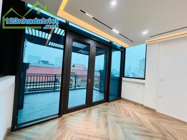 Bán Nhà Nguyễn Khang, 73m², 7 Tầng, Ô Tô Vào Nhà Giá Chỉ 29 Tỷ