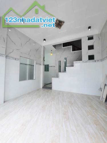 Ban nhà hẻm 4m đẹp, giá rẻ, đường HUỲNH VĂN CHÍNH. Q. TÂN PHÚ, 4m x 10m. Giá: 4.28 tỷ.