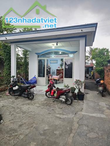 Bán Nhà Nguyễn Thị Ngâu,210m2, Chia làm 2 căn, đường 4m thông tứ tung. - 2
