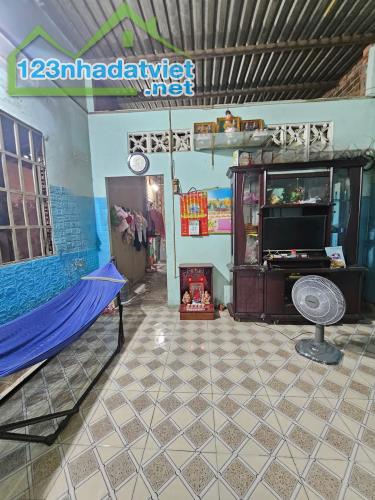 Bán Nhà Nguyễn Thị Ngâu,210m2, Chia làm 2 căn, đường 4m thông tứ tung.