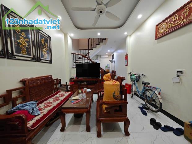 BÁN NHÀ LÔ GÓC XUÂN PHƯƠNG – Ô TÔ THÔNG TỨ TUNG – 40M2, 5T – FULL NỘI THẤT NHỈNH 7 TỶ