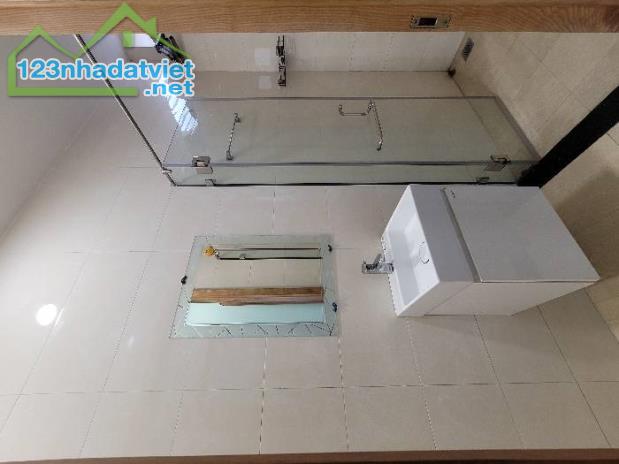 NHÀ CỰC ĐẸP PHẠM VĂN ĐỒNG - 5 PHÚT RA SÂN BAY - HXH - DT103M² - 4 TẦNG LẦU - NHỈNH 12 TỶ - 5