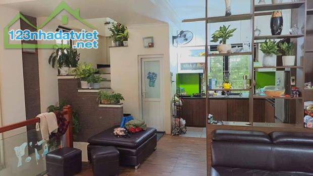 🏠🏠🏠🏠Bán nhá 3 tầng TRUNG TÂM HUYỆN ĐÔNG ANH. 📍QUÁ HIẾM. 📍 5 Tầng  hơn 5.1 tỷ. 📍Chủ