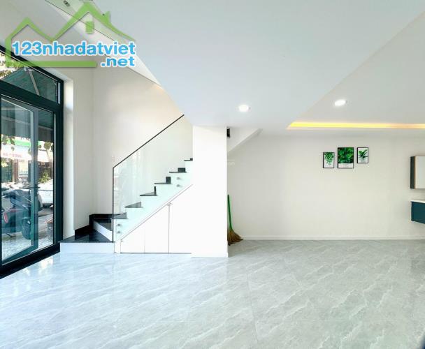 BÁN GẤP NHÀ MTKD  GẦN TÂN KỲ TÂN QUÝ  – HXH THÔNG 40 M CHỈ HƠN 3 TỶ