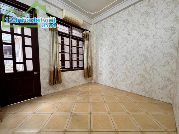NHÀ _ XUÂN LA – 40M2 – 5 TẦNG – CHỈ NHỈNH 200TR/M - 5