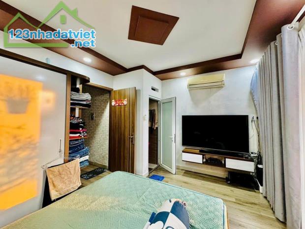 **QUẬN 5 Bán gấp căn nhà 5 tầng Thang máy đường Trần Tuấn KhảI - Bùi Hữu Nghĩa, chỉ 15.3 - 1