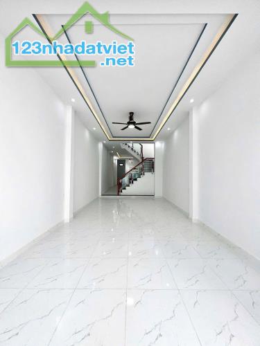 Bán Nhà Phố 1 trệt 3 lầu Trung Tâm Gần Quảng Truờng Tỉnh & Truờng & Chợ TP. Biên Hoà  ✅ - 3
