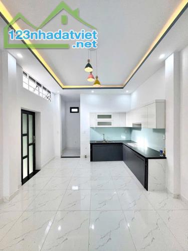 Bán Nhà Phố 1 trệt 3 lầu Trung Tâm Gần Quảng Truờng Tỉnh & Truờng & Chợ TP. Biên Hoà  ✅ - 2