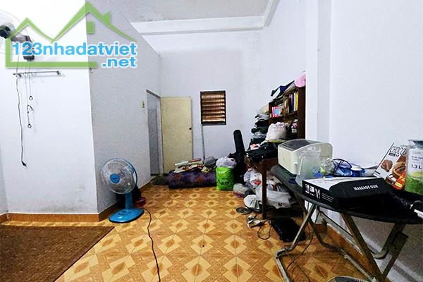 GẤP BÁN, Hẻm Xe Hơi, sát mặt tiền Vincom Nguyễn Xí 2 Chiều, 3 tầng, 3 Phòng ngủ - 1