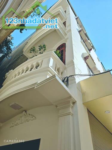 Cho thuê nhà nguyên căn Phố Bùi Xương Trạch, 5 tầng, 33m2, 7 ngủ, 14 Triệu vào ngay