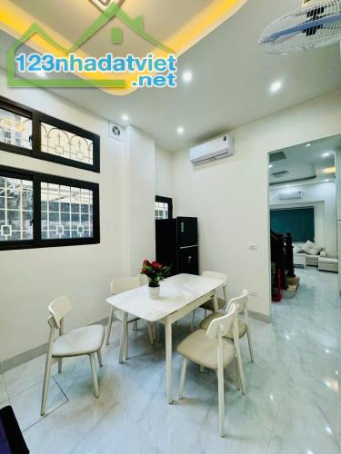 Cho thuê nhà nguyên căn Phố Bùi Xương Trạch, 5 tầng, 33m2, 7 ngủ, 14 Triệu vào ngay - 2