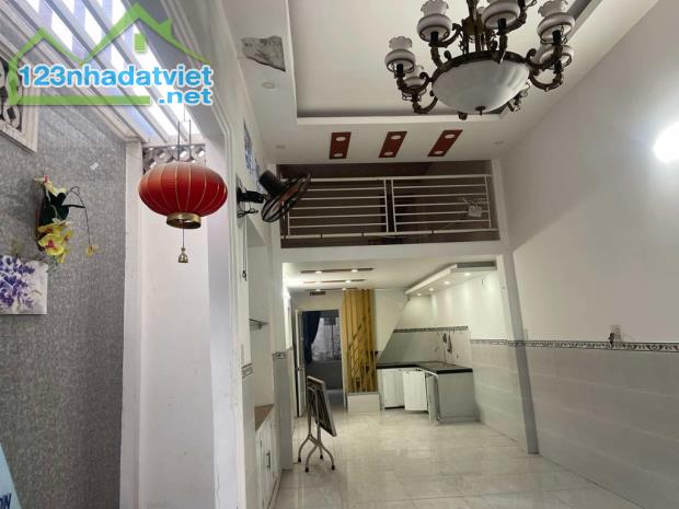 🏠💥 Bán nhà Thạnh Xuân 38 Diện tích 72m   chỉ  nhỉnh hơn 3.xtỷ   ✍️ Kết cấu : 1trệt, 1g - 1