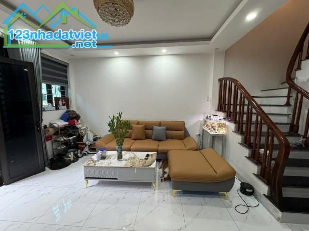 Bán nhà đẹp Nhân Hòa, Thanh Xuân 40 m2 giá 6.95 tỷ lh: 0968903581
