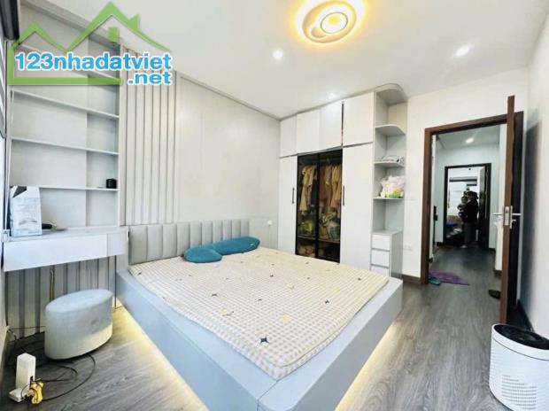 🎉 Nhà Kim Giang vị trí đắc địa, 36 m2, 3 mặt thoáng, nội thất sang trọng, giá hời - 2