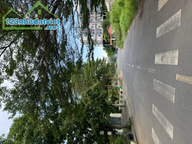 Đât phân lô, Bưng Ông Thoàn, 450m2, đường 10m, ngay Liên Phường, giá 18.5ty - 2