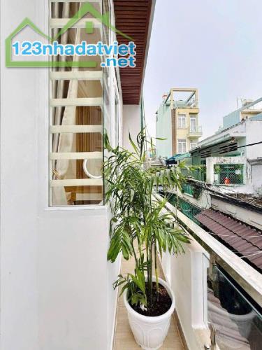 NHÀ ĐẸP BÁN GẤP - NGUYỄN VĂN KHỐI GV - GẦN CÔNG VIÊN LÀNG HOA - DT 40M² - 2 TẦNG LẦU