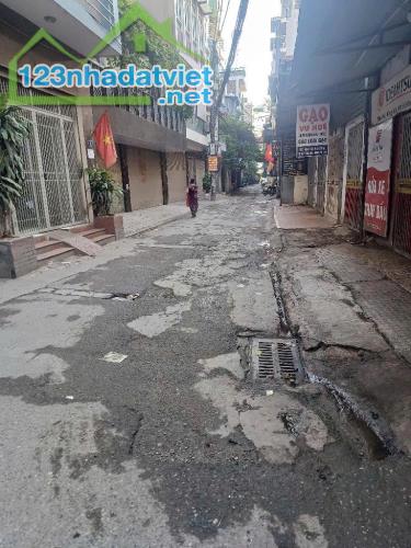 Bán nhà Ngõ 184 Hoa Bằng 46m2 , giá 4,4 tỷ HÀNG HIẾM - TẦM TIỀN K CÓ NHÀ BÁN - 30m PHỐ - T