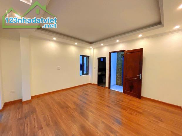 KIM MÃ THƯỢNG - LÔ GÓC  - 6 TẦNG THANG MÁY - 37M2 - MT 4M - CHỈ 9.9 TỶ (CÓ TL)