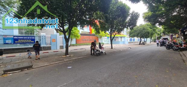 Cho thuê Tòa nhà 2 Mặt tiền Diệp Minh Châu 160m2 - 5Lầu - 2