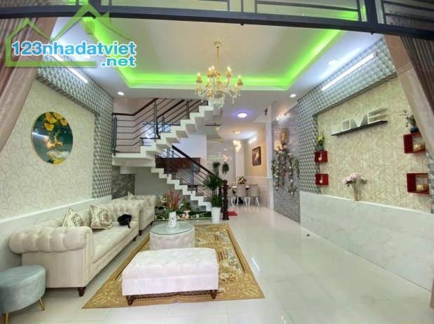 60M2 - NGANG 5 HIẾM- 3 TẦNG - ĐẸP Ở NGAY- PHƯỜNG 16 GÒ VẤP - CHỈ NHỈN 5Đ - 4